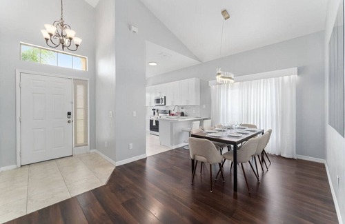 Crystal Cove House | Wonderful 4BD Home Toy Story and Mickey Room with Pool