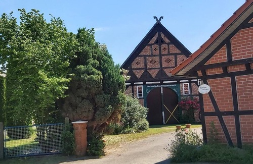 Jameln Apartment | Wonderful Apartment in Jameln with Generous Garden