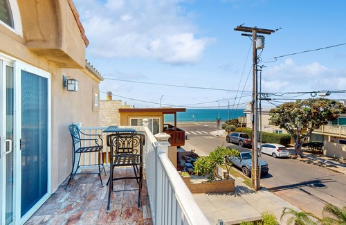 Carlsbad House | Wonderful Beachside House w/Private Hot Tub & Washer/Dryer, WiFi, & Firepit