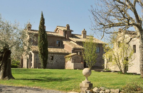 Ronciglione Bed & Breakfast | Wonderful Bed & Breakfast North of Rome "Casino de'Basti"