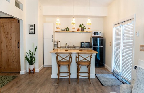 Bonita Springs Apartment | WONDERFUL BONITA SPRINGS VACATION RETREAT-BEAUTIFUL STUDIO W/PRIVATE HEATED POOL