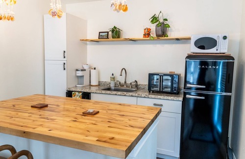 Bonita Springs Apartment | WONDERFUL BONITA SPRINGS VACATION RETREAT-BEAUTIFUL STUDIO W/PRIVATE HEATED POOL