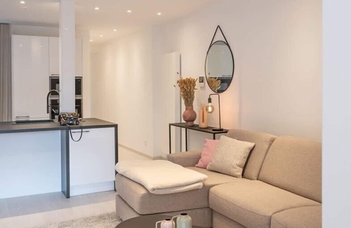 Zuid Apartment | Wonderful central 2BR Ghent apt w/view on Leie