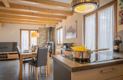 Chamoson House | Wonderful private villa for 6 guests with WIFI, TV, terrace and pets allowed
