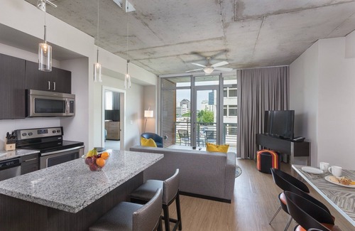 Civic District Condo | Wonderful Downtown Austin 2BR Suite