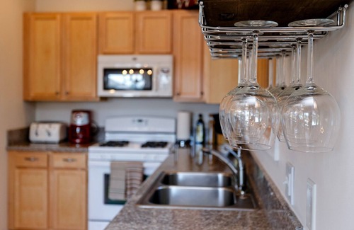 Hood River Condo | WONDERFUL Downtown Condo with everything in the heart of Hood River