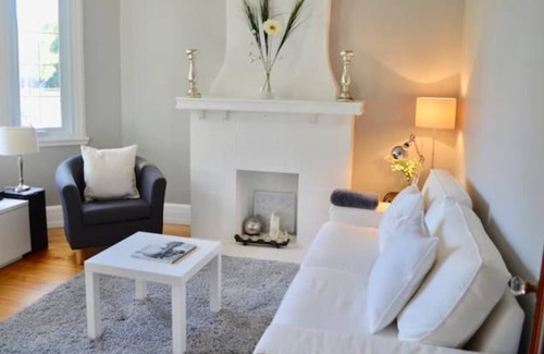 Verdun Apartment | Wonderful! facing the river and park! wow!