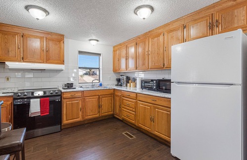 Sunridge Estates House | WONDERFUL Family Home w/Scenic Views