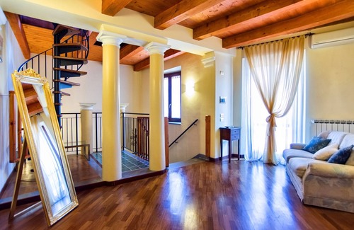 Fabriano Apartment | WONDERFUL FRESCOED APARTMENT IN THE HISTORICAL CENTER OF FABRIANO TARDO 800