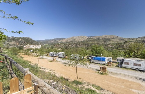 Alos de Balaguer House | Wonderful Holiday Home Móvil Pequeña 1