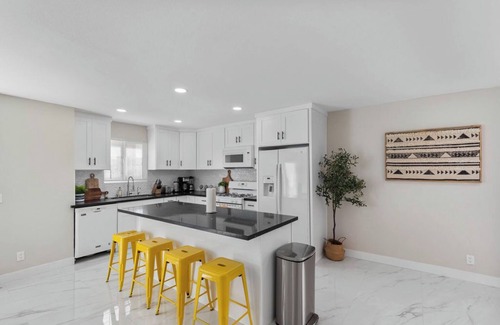 Mesa Verde Bed & Breakfast | Wonderful Home Close to Beach