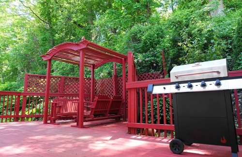 Highlands House | Wonderful home next to shore, parks, NYC ferry!nn
