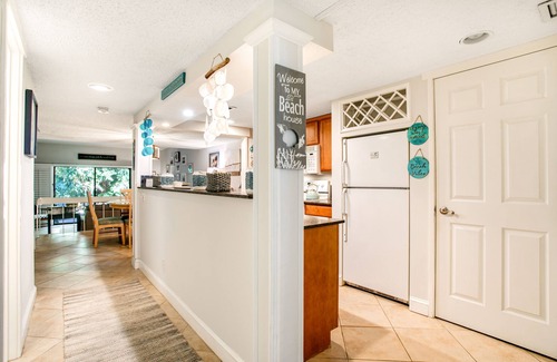 Fernandina Beach House | Wonderful Home Close to Everything w/Shared Pool, Free WiFi, Central AC