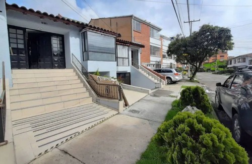 Usaquen Ski Chalet | Wonderful House so close to the Mall Unicentro