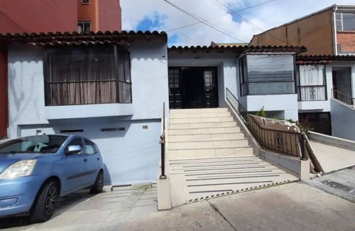 Usaquen Ski Chalet | Wonderful House so close to the Mall Unicentro