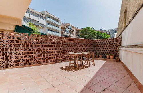 La Maternitat i Sant Ramon Apartment | Wonderful Les Corts XBR w/Elevator & Washer, by Blueground