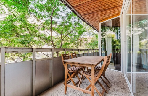 Les Corts Apartment | Wonderful Les Corts 3BR w/Balcony, A/C & W/D, by Blueground