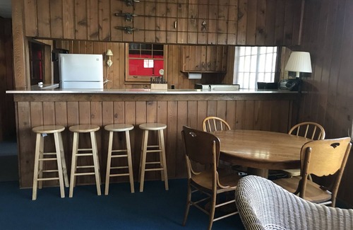 Three Lakes Cabin | Wonderful log cabin on quiet, sandy-bottom Franklin Lake