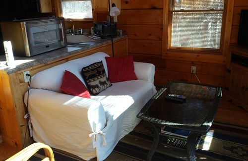 Lake Lure Cabin | WONDERFUL MOUNTAIN VIEWS~PETS WELCOME~ CLOSE TO EVERYTHING, YET VERY PRIVATE.