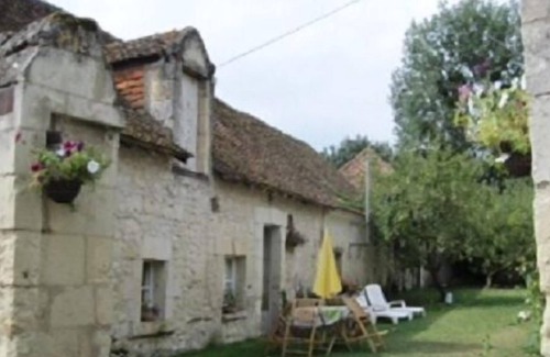 Cravant-les-Coteaux Cottage | Wonderful Old House By The River Vienne
