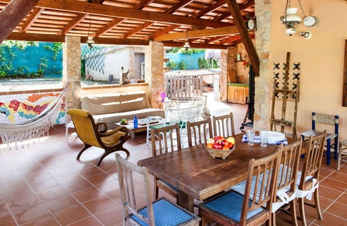 Can Carbonell House | Wonderful private villa for 6 people with WIFI, private pool, TV, terrace, pets allowed and park.