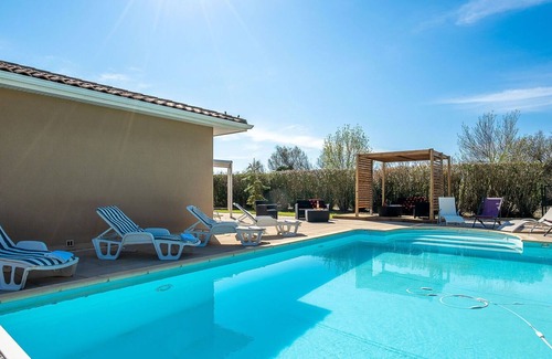 Canet-en-Roussillon Villa | Wonderful private villa for 8 guests with A/C, private pool, WIFI, TV, terrace and parking