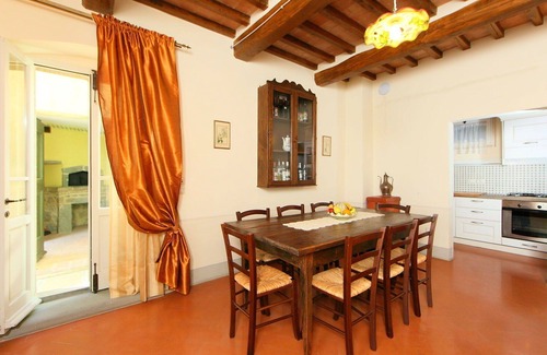 Cortona Villa | Wonderful private villa for 6 guests with private pool, WIFI, A/C, TV, patio and pets allowed
