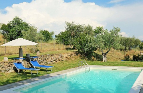 Cortona Villa | Wonderful private villa for 6 guests with private pool, WIFI, A/C, TV, patio and pets allowed