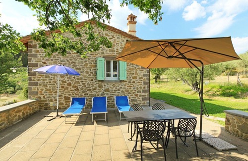 Cortona Villa | Wonderful private villa for 6 guests with private pool, WIFI, A/C, TV, patio and pets allowed