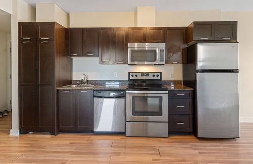 Brentwood Condo | Wonderful Place to Live & Enjoy