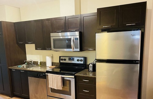 Brentwood Condo | Wonderful Place to Live & Enjoy