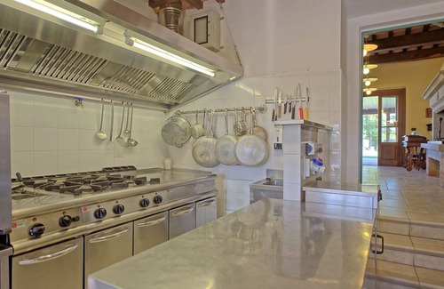 Monte Santa Maria Tiberina Villa | Wonderful private villa with A/C, WIFI, sauna, private pool, TV, patio and panoramic view