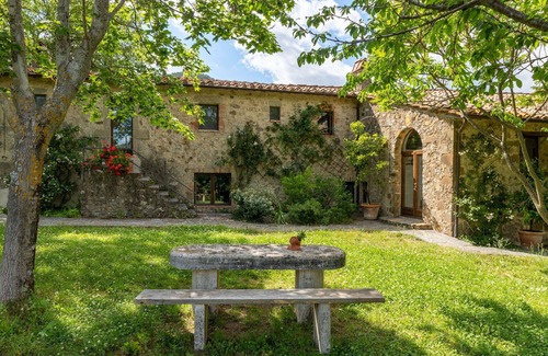 Arcidosso Villa | Wonderful private villa for 16 guests with WIFI, private pool