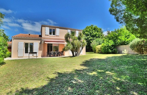 La Remigeasse House | Wonderful private villa for 8 people with WIFI, TV, terrace and pets allowed