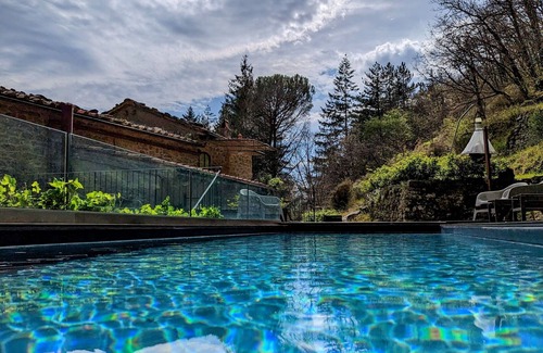 Loro Ciuffenna Villa | Wonderful private villa for 12 people with A/C, private pool, WIFI, TV and patio