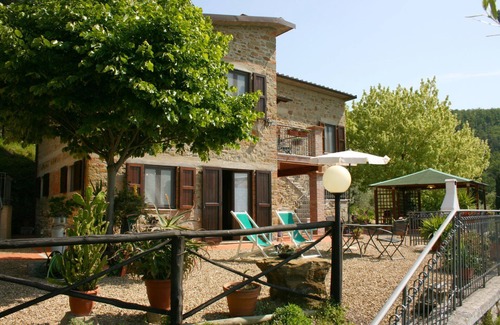 Loro Ciuffenna Villa | Wonderful private villa for 10 people with WIFI, private pool, TV and pets allowed, close to Are.