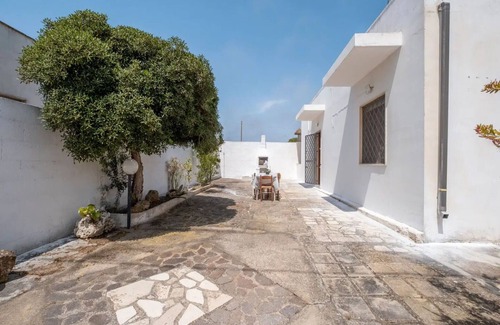 Padula Fede Villa | Wonderful private villa for 5 guests with A/C, TV and pets allowed