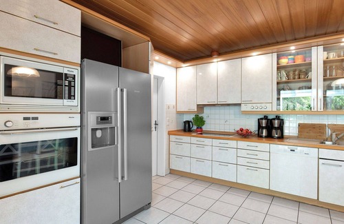 Butjadingen House | Wonderful private villa for 20 people with WIFI, TV, terrace and pets allowed
