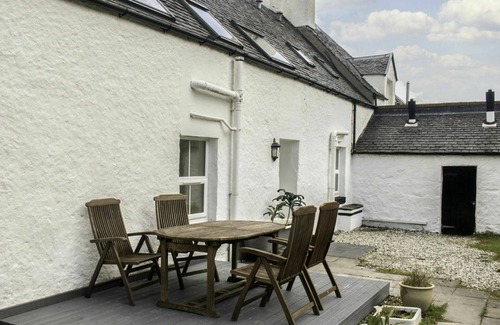 Breakish House | Wonderful private villa for 6 people with WIFI, TV, patio and pets allowed