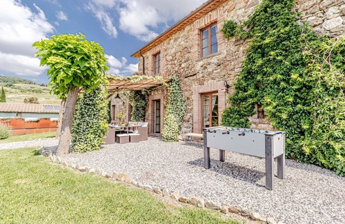 Montecatini Val di Cecina Villa | Wonderful private villa with A/C, hot tub, WIFI, private pool, TV, pets allowed and panoramic view