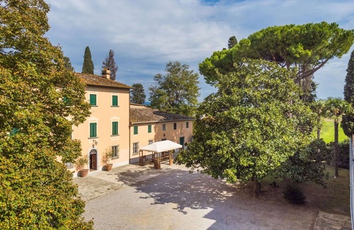 San Miniato Basso House | Wonderful private villa for 20 people with private pool, WIFI, TV, patio and pets allowed