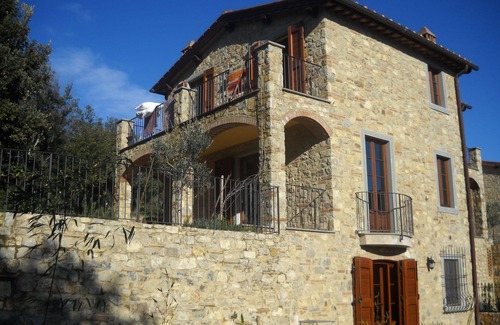 Villa A Sesta Villa | Wonderful private villa with pool, WIFI, A/C, TV, patio and panoramic view, close to Siena