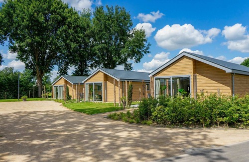 Kaatsheuvel House | Wonderful private villa for 4 people with WIFI, pool, TV and terrace