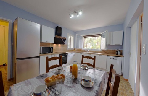 La Palmyre Bed & Breakfast | Wonderful private villa for 10 people with WIFI, TV, terrace and pets allowed