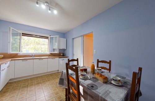 La Palmyre Bed & Breakfast | Wonderful private villa for 10 people with WIFI, TV, terrace and pets allowed