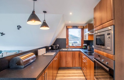 South Laggan House | Wonderful private villa for 6 people with WIFI, TV, terrace, pets allowed and panoramic view