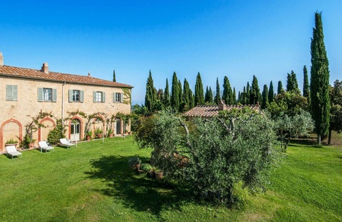 Montalcino Villa | Wonderful private villa for 16 people with WIFI, A/C, private pool, TV, patio and panoramic view