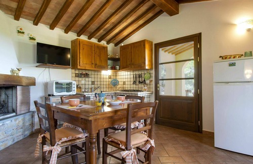 Riparbella House | Wonderful private villa for 5 guests with TV, patio and pets allowed