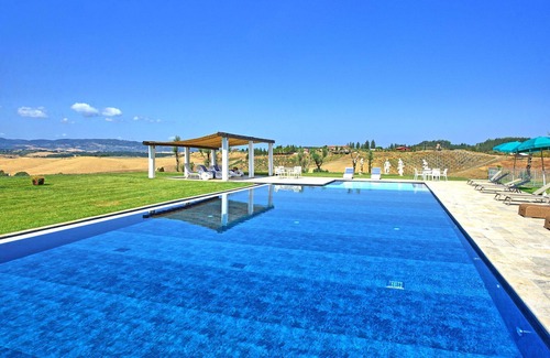 Peccioli Villa | Wonderful private villa for 12 people with private pool, WIFI, A/C, TV, patio and panoramic view
