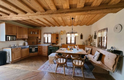 Brodingberg House | Wonderful private villa for 6 people with A/C, WIFI, hot tub, TV, patio and pets allowed
